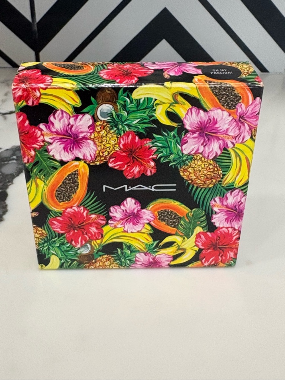 MAC Cosmetics Tropical Floral Highlighter Palette - Pink, Yellow, Green